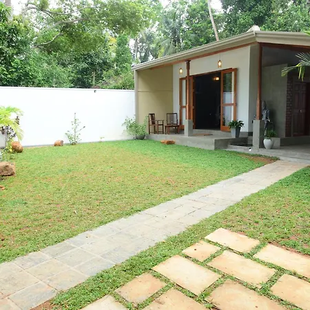 Villa Bell Rose Hikkaduwa Exterior photo